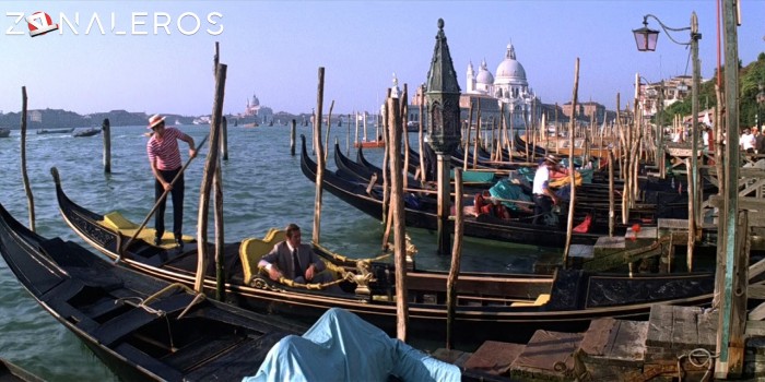 bajar 007: Misión espacial